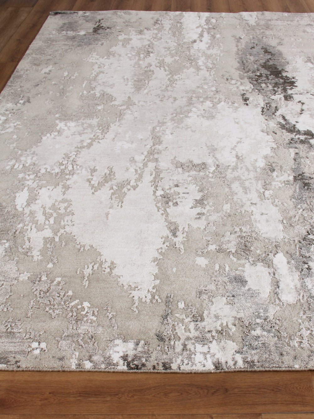 Exquisite Rugs Cosmo Handmade Hand-Knotted New Zealand Wool and Bamboo Silk Area Rug