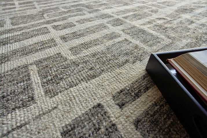 Exquisite Rugs Aldridge Handmade Hand-Knotted New Zealand Wool and Bamboo Silk Area Rug