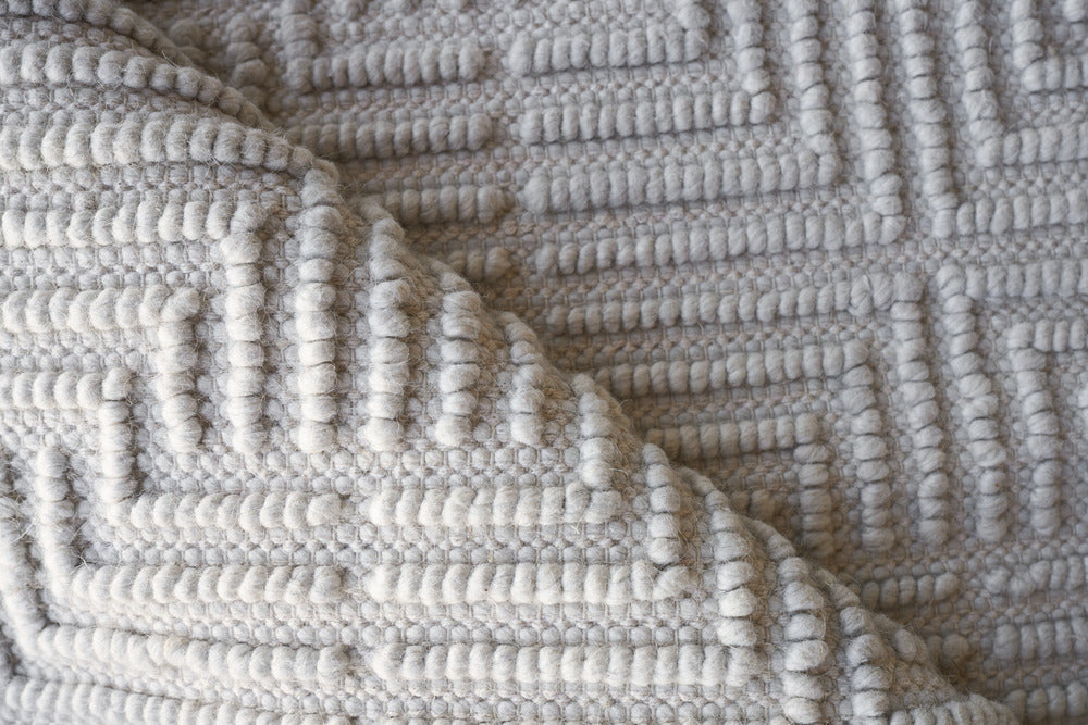 Exquisite Rugs Manzoni Handmade Hand Loomed Viscose and Cotton Area Rug