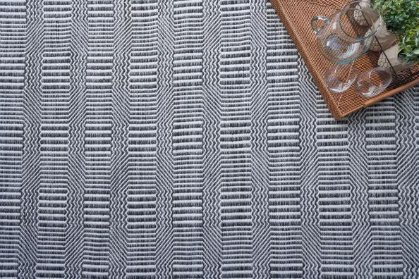 Exquisite Rugs Naples INDOOR/OUTDOOR Handmade Flatwoven PET yarn Area Rug