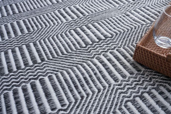 Exquisite Rugs Naples INDOOR/OUTDOOR Handmade Flatwoven PET yarn Area Rug