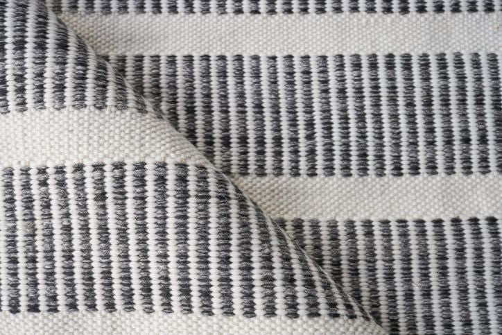 Exquisite Rugs Boca INDOOR/OUTDOOR Handmade Flatwoven PET yarn Area Rug