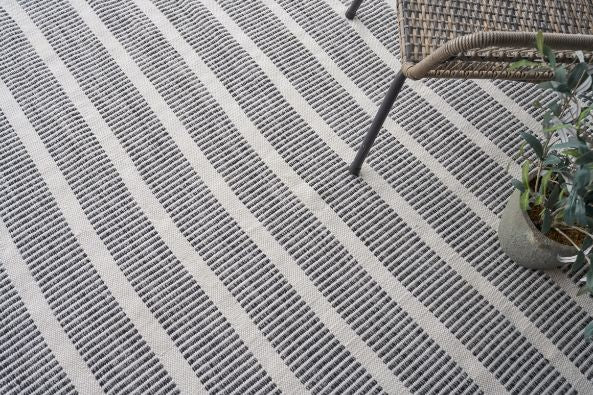 Exquisite Rugs Boca INDOOR/OUTDOOR Handmade Flatwoven PET yarn Area Rug