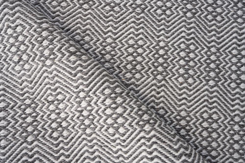 Exquisite Rugs Echo INDOOR/OUTDOOR Handmade Flatwoven PET yarn Area Rug