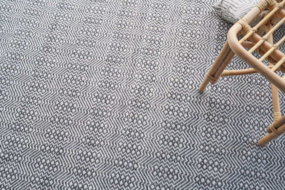 Exquisite Rugs Echo INDOOR/OUTDOOR Handmade Flatwoven PET yarn Area Rug