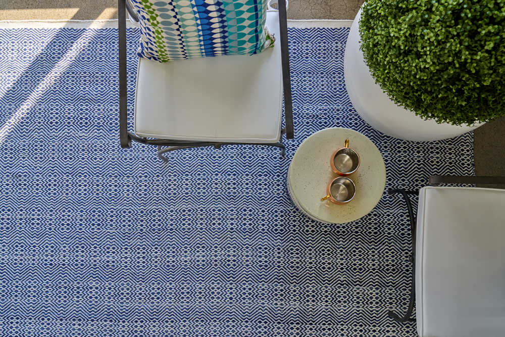 Exquisite Rugs Echo INDOOR/OUTDOOR Handmade Flatwoven PET yarn Area Rug