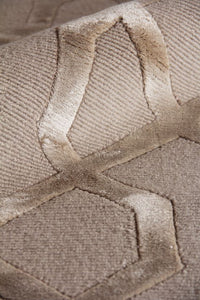 Exquisite Rugs Metro Velvet Handmade Hand-Knotted New Zealand Wool and Viscose  Area Rug