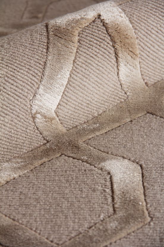Exquisite Rugs Metro Velvet Handmade Hand-Knotted New Zealand Wool and Viscose  Area Rug