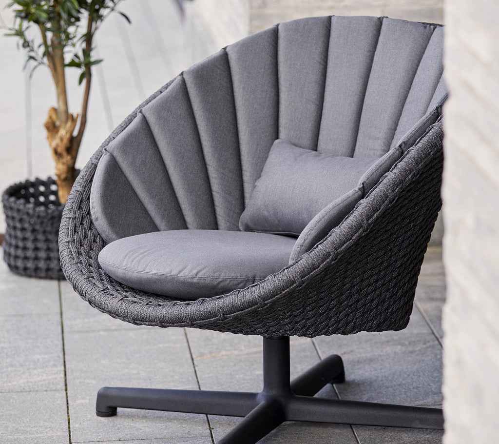 Cane-Line Peacock lounge Chair with Swivel Aluminium Base in Dark Grey