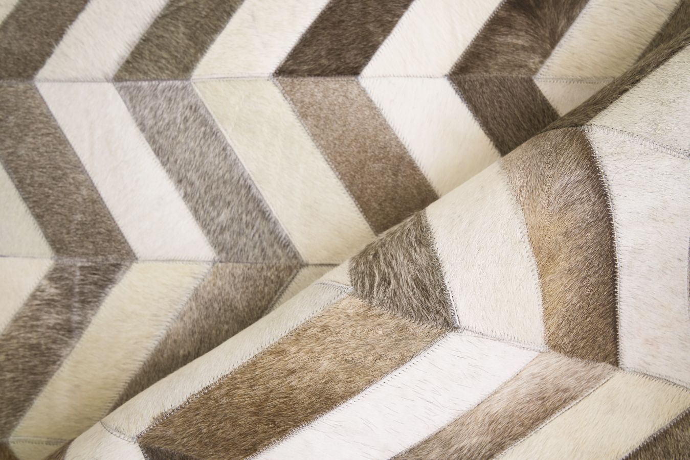 Exquisite Rugs Natural Hide Cowhide Silver Area Rug