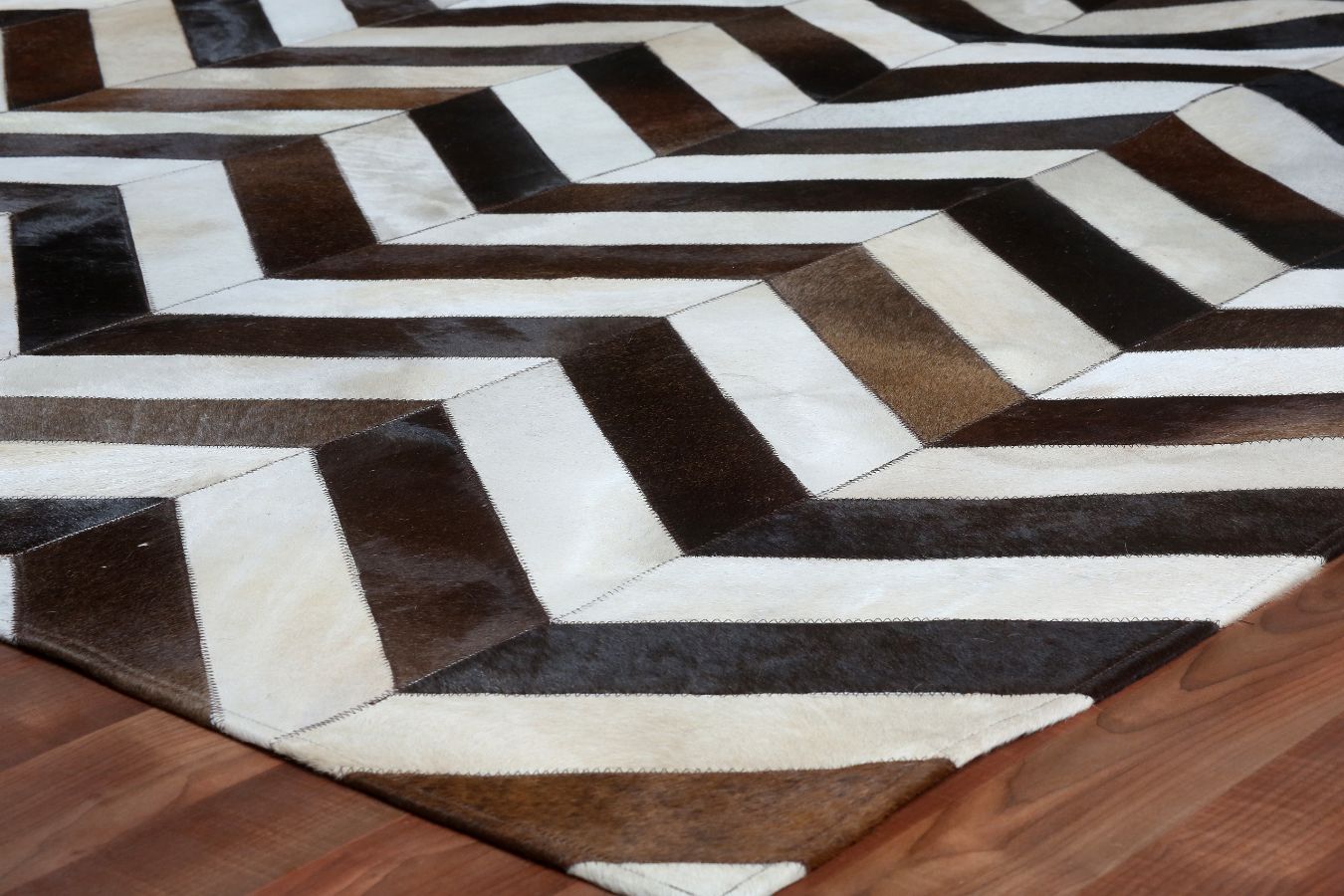 Exquisite Rugs Natural Hide Cowhide Silver Area Rug