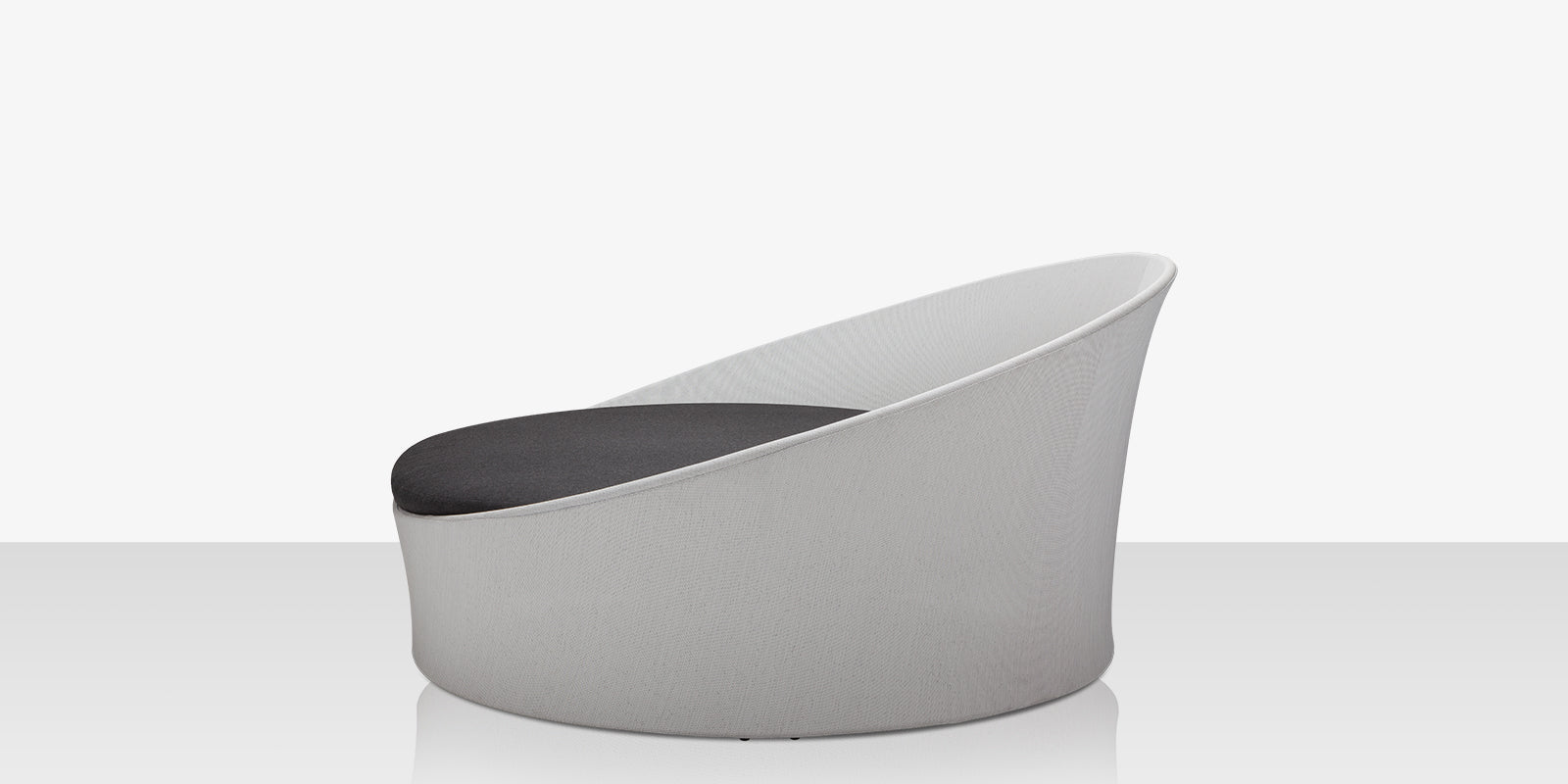 DecoScapes Furniture Cosmo Aluminum 84'' Daybed