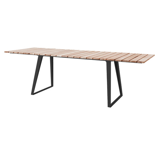 Cane-Line Copenhagen Dining Table with 32.67 Inches  Extension