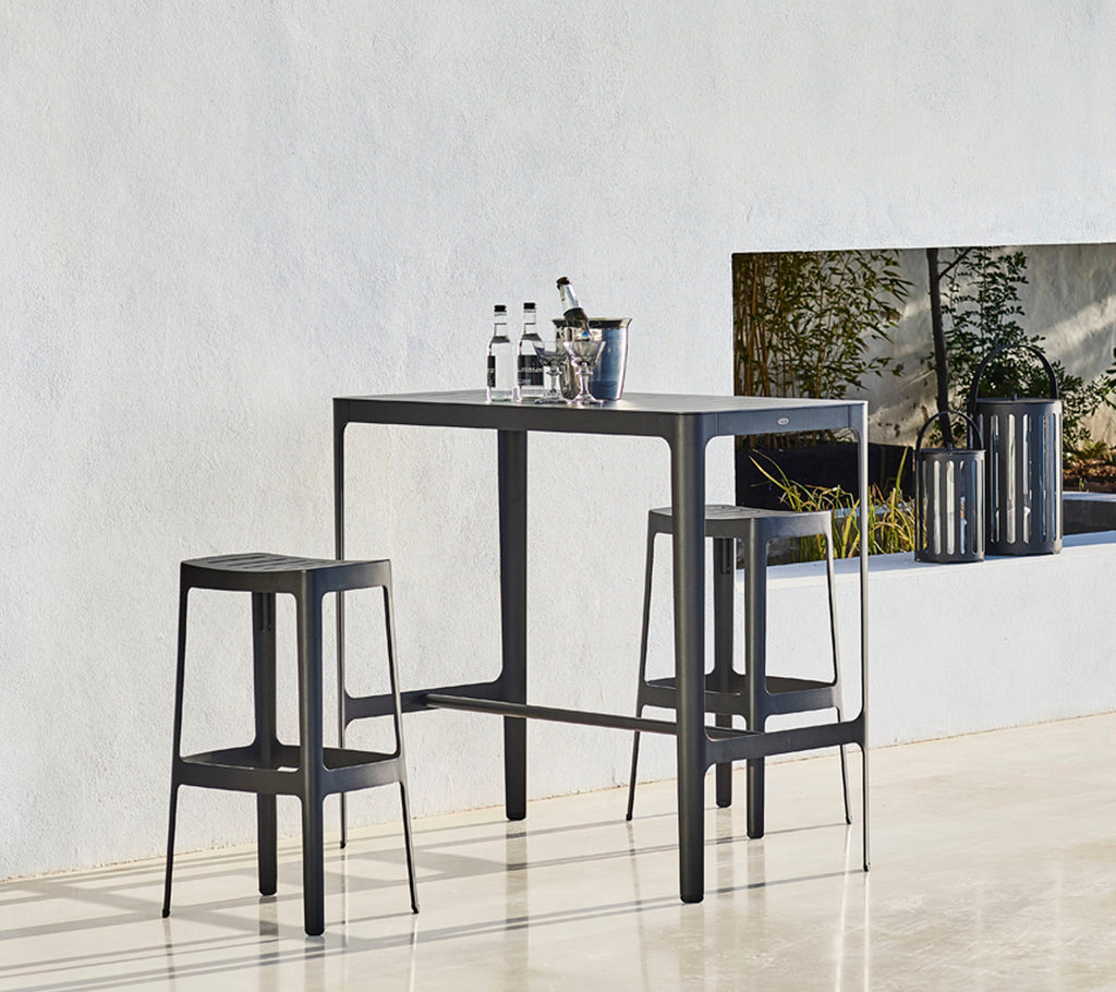 Cane-Line Cut Bar Table