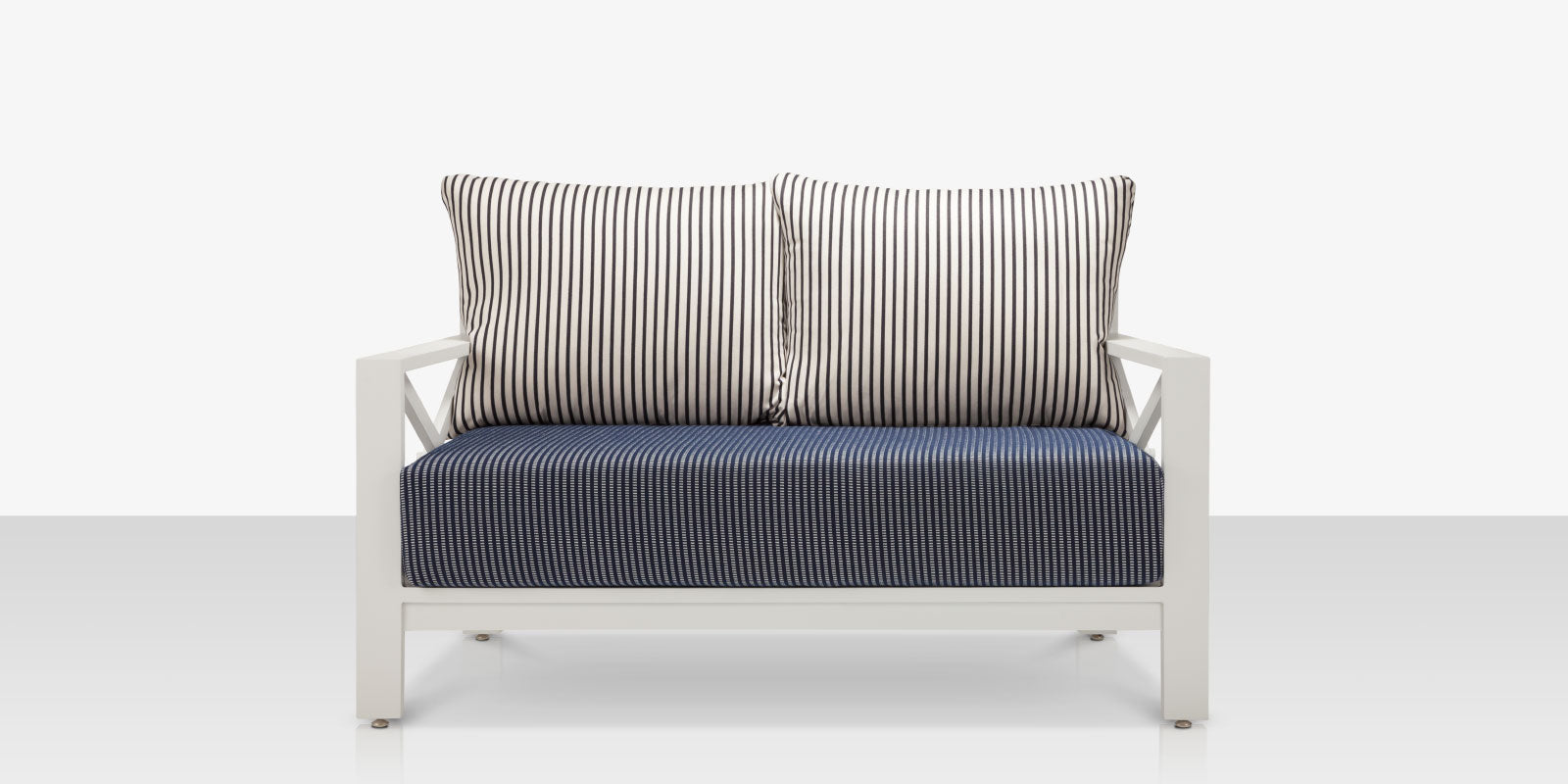 DecoScapes Dynasty Loveseat