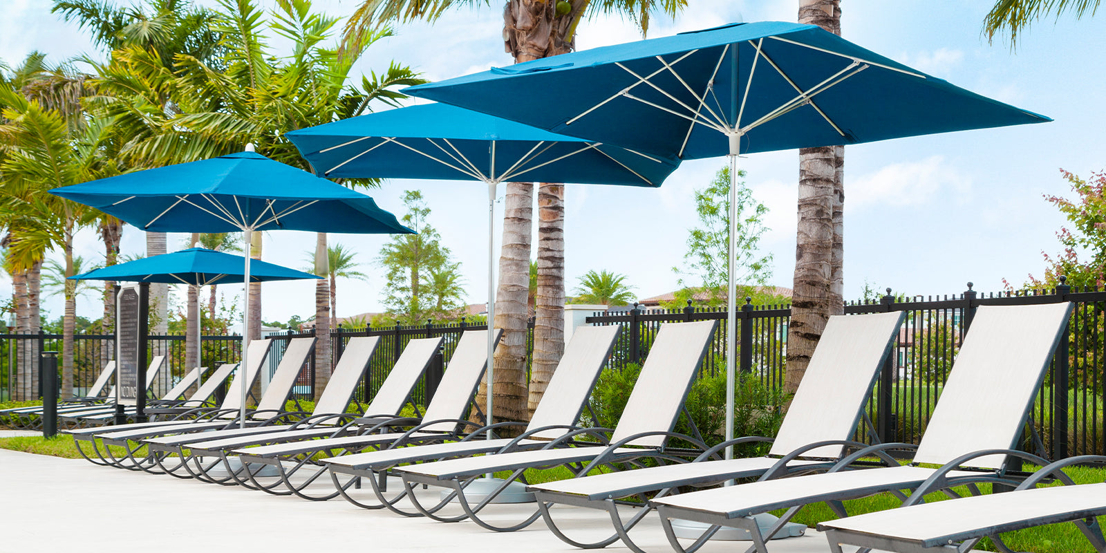 DecoScapes Rio Square Single Vented Umbrella