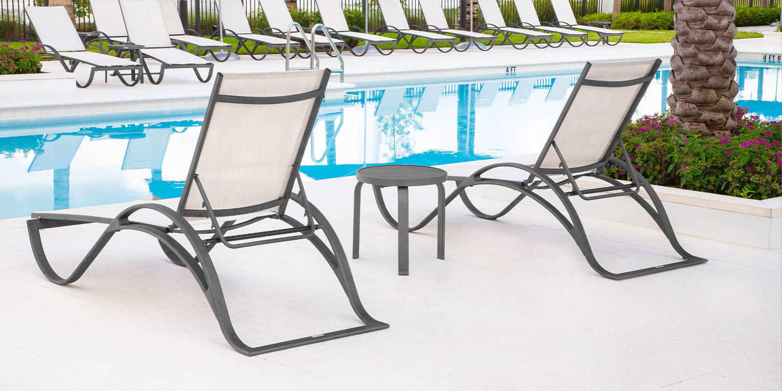 DecoScapes Atlantic Sled Chaise With Arms