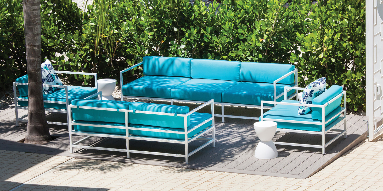 DecoScapes Delano Club Chair