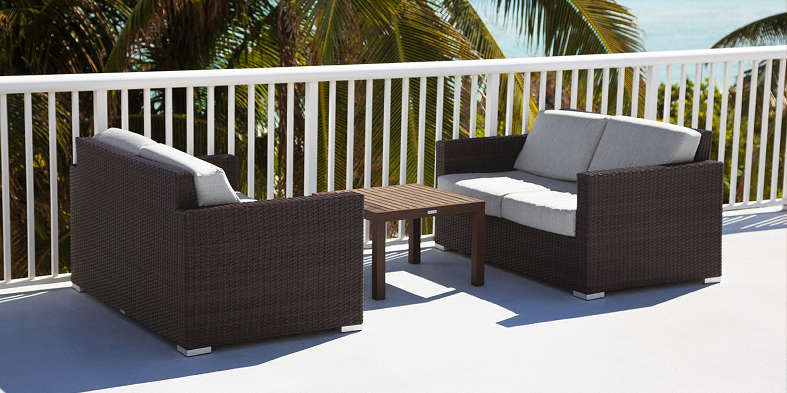 DecoScapes Lucaya Loveseat