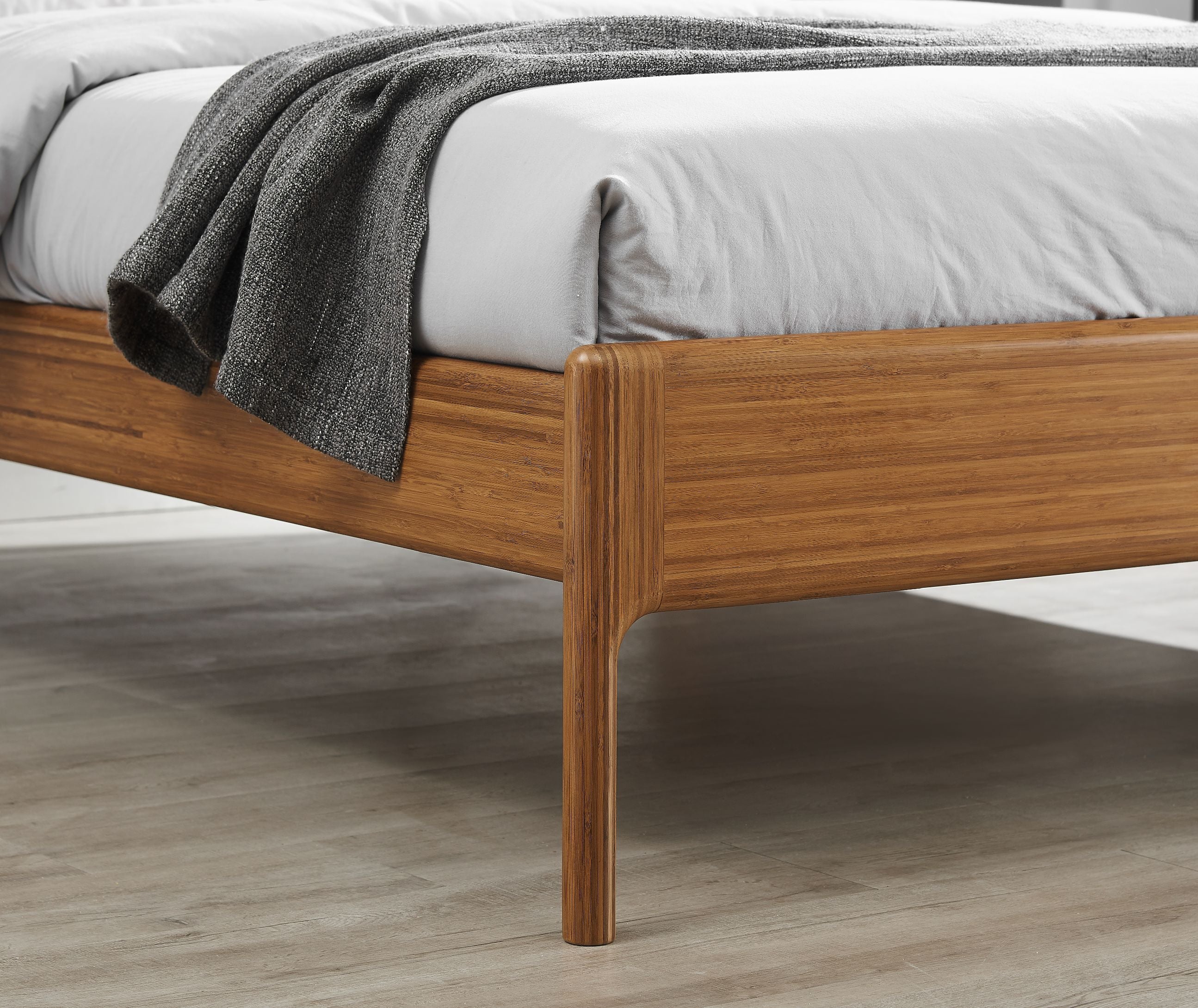 Greenington Ventura Queen Platform Bed - Amber