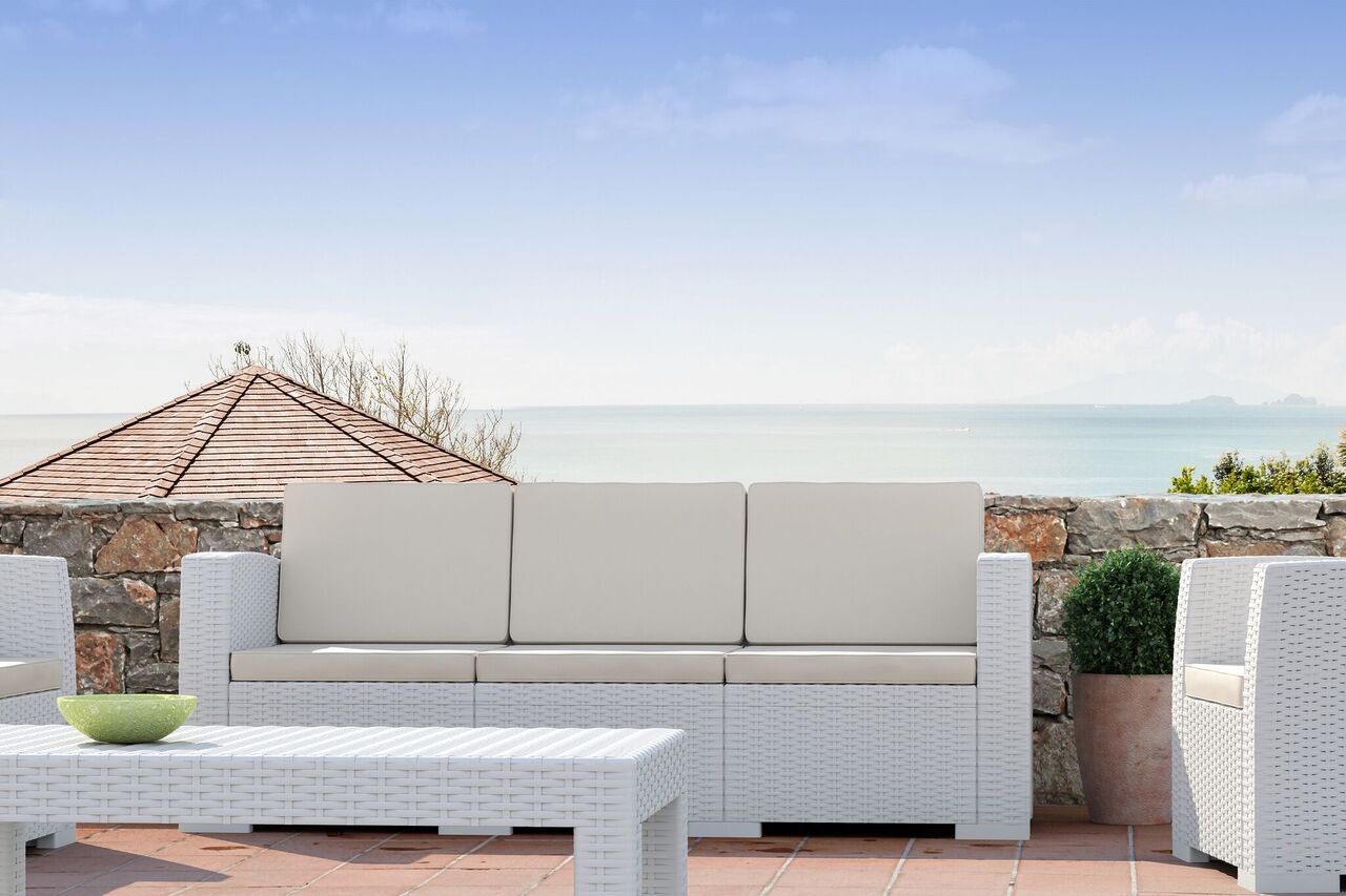 Compamia Monaco Resin Patio Seating 4 piece with Cushion