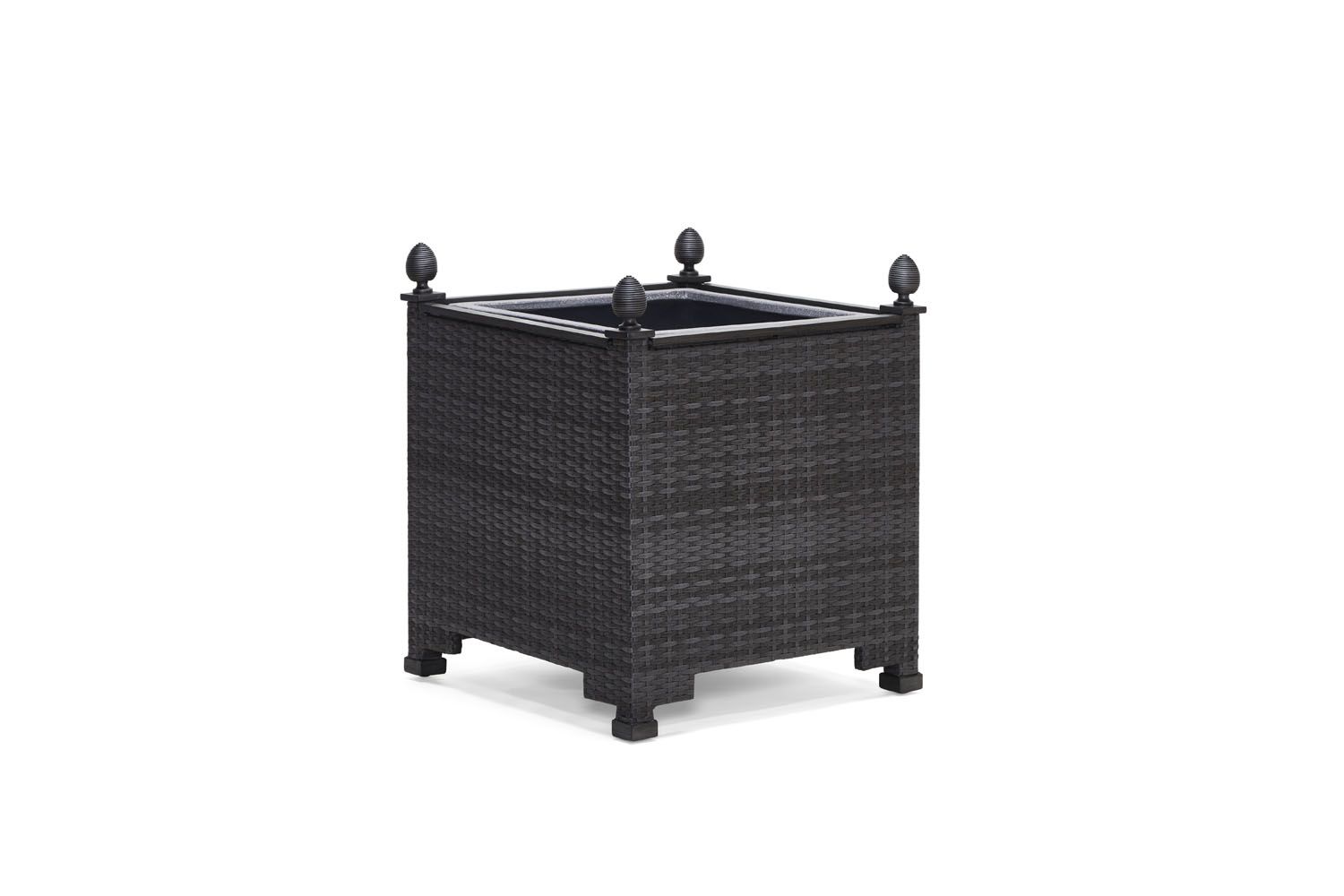 Woodard Lorenzo Planter