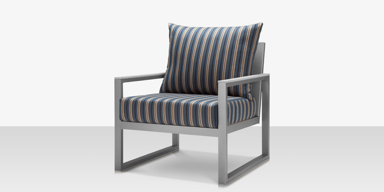 DecoScapes Modera Club Chair