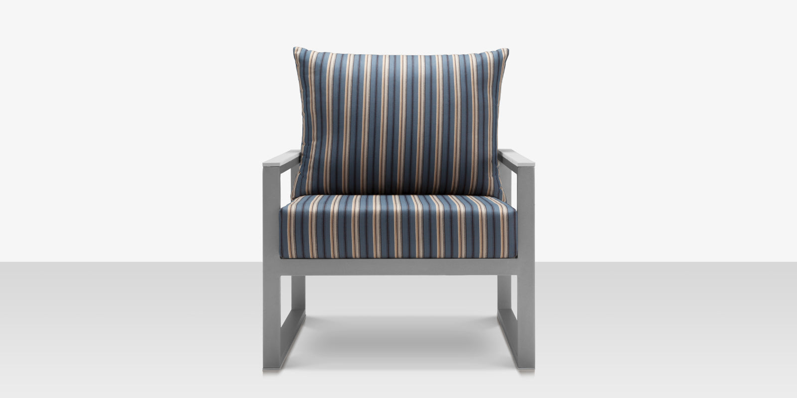 DecoScapes Modera Club Chair