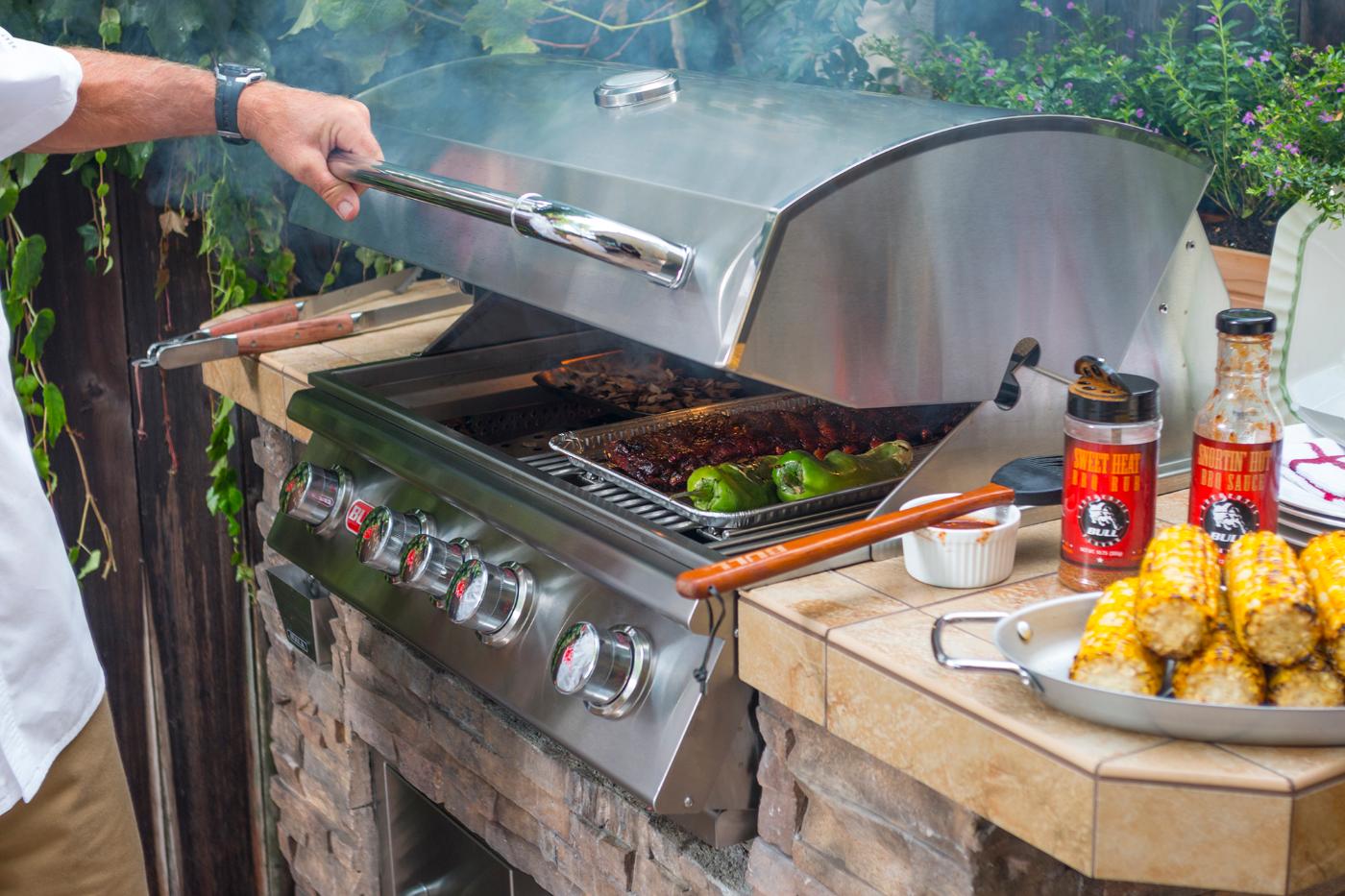 Bull BBQ Master Q Outdoor Kitchen & Stainless Steel Grill