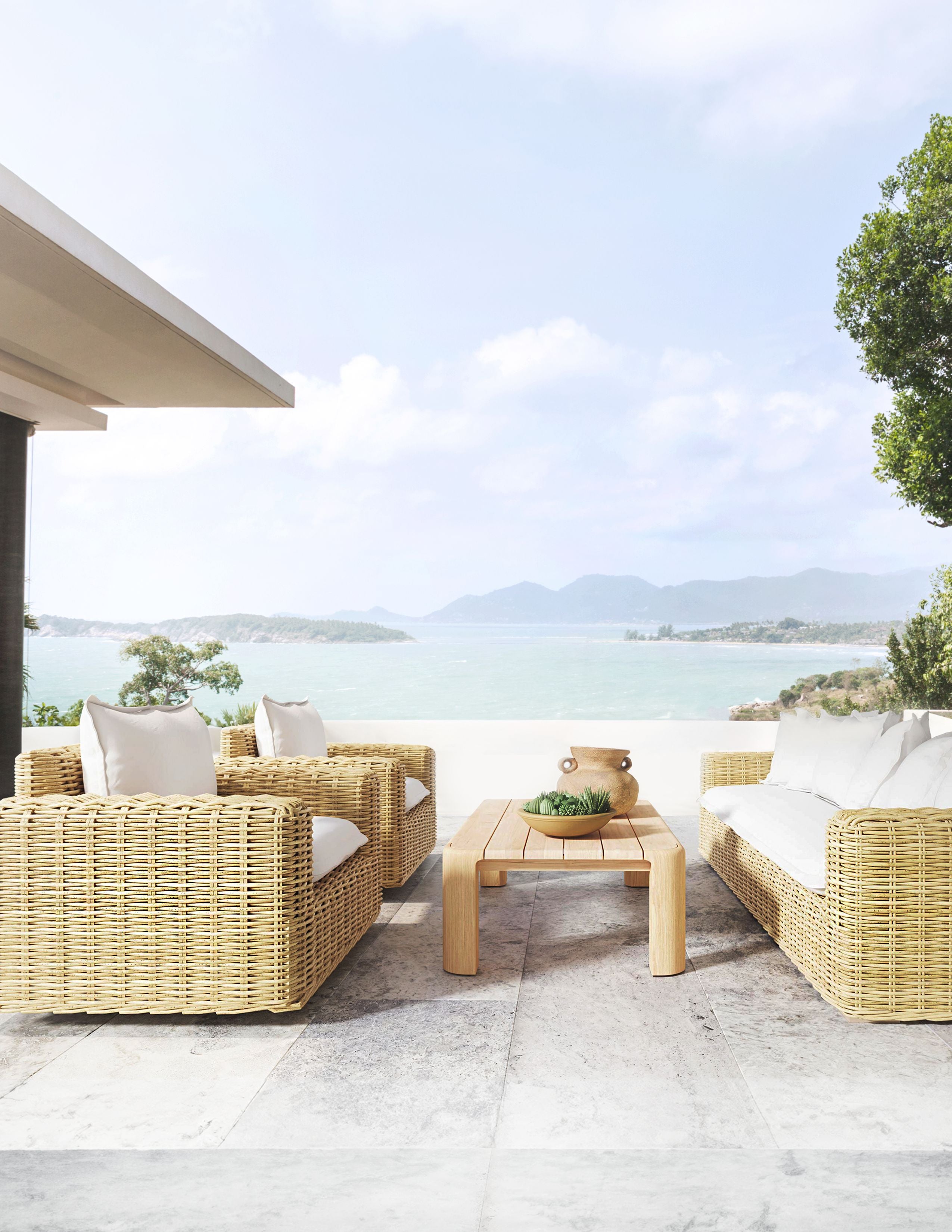 Sunset West Playa Oversized Swivel Club Chair in Soothe Pearl with Flange Welt